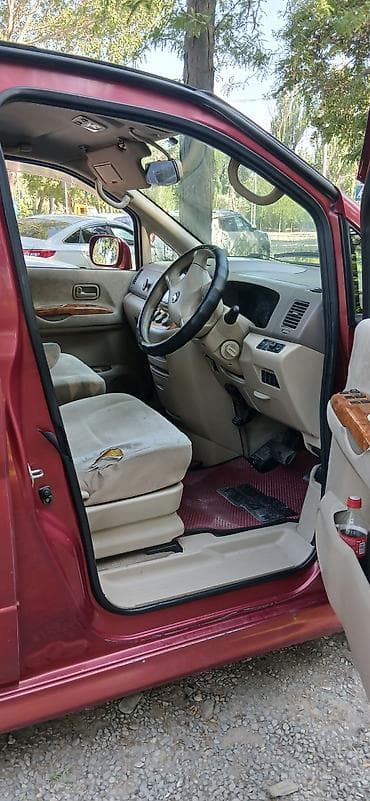 красный страитель: Nissan Serena: 2005 г., 2 л, Автомат, Бензин, Минивэн — 8