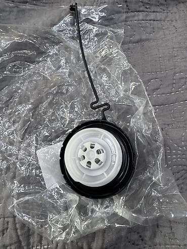 subaru forester 2002: Топливный бак Toyota Новый, Оригинал, Япония — 3