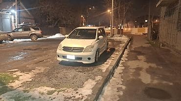 бак бенза: Toyota Ist: 2002 г., Автомат, Бензин, Хэтчбэк — 2