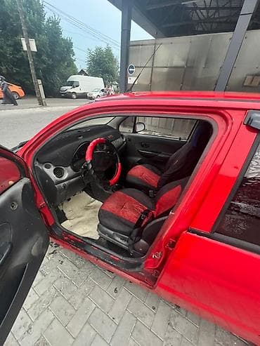 c4 с4: Компактный городской хэтчбек Daewoo Matiz (5 дверей), красный цвет — 10