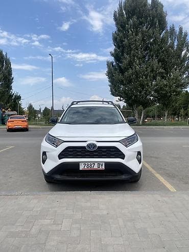 малалитровые машины автомат: Toyota RAV4: 2021 г., 2.5 л, Вариатор, Гибрид, Кроссовер — 1