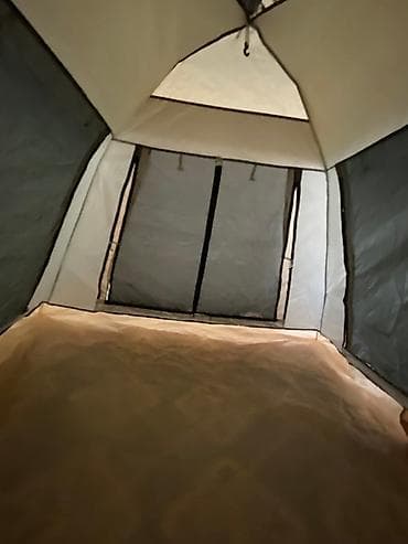 Палатки: Просторная ПАЛАТКА для КЕМПИНГА в бежевом цвете. 🏕️ Имеет прочную — 3