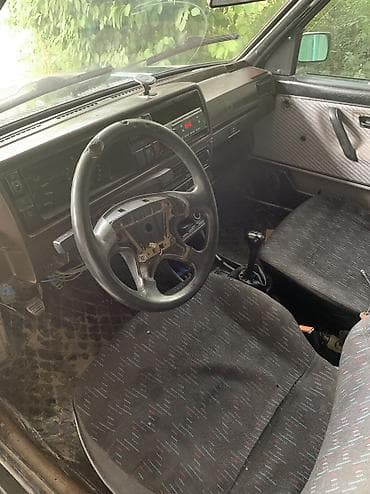 Volkswagen Golf: 1984 г., 1.8 л, Кол менен иштөөчү, Бензин, Хетчбек — 7