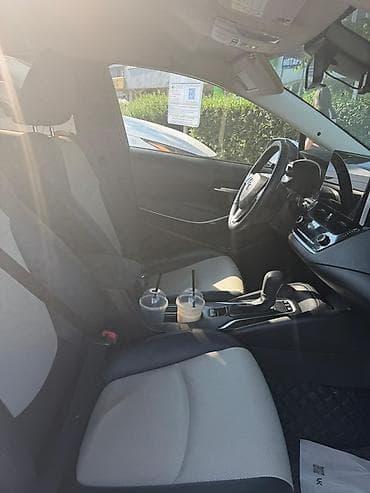 Toyota Corolla: 2021 г., 1.8 л, Автомат, Бензин, Седан — 7