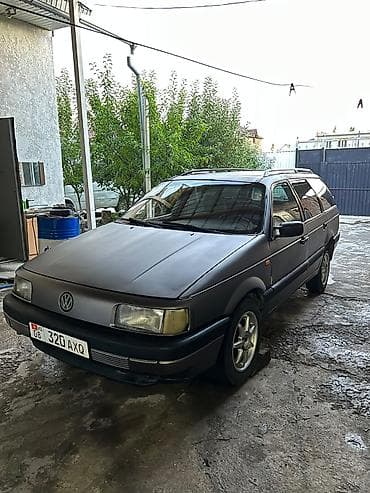 Volkswagen Passat Variant: 1993 г., 1.8 л, Механика, Бензин, Универсал
