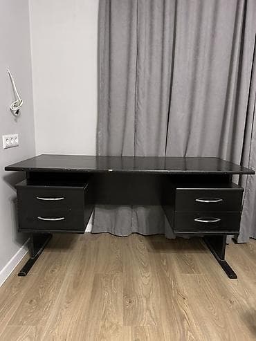 Компьютерный стол, С полками