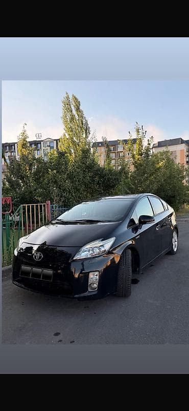 mini coper: Toyota Prius: 2013 г., Гибрид, Хэтчбэк — 2