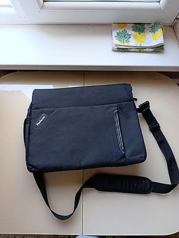 Ноутбук Lenovo, не запускается, в комплекте: 2 мыши, зарядка, сумка — 4