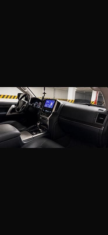 Продажа авто: Toyota Land Cruiser: 2016 г., Автомат, Бензин, Внедорожник — 5