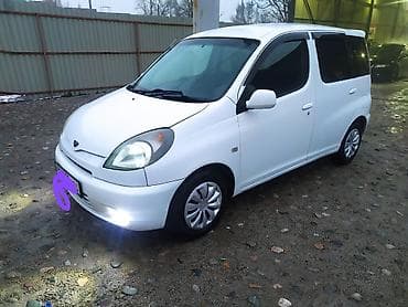 step wgn: Toyota Funcargo: 2002 г., 1.5 л, Автомат, Бензин, Минивэн — 3