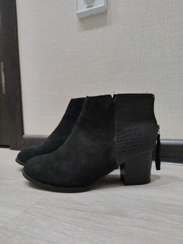 женские зимние сапоги из натуральной кожи и меха: Демисезонные женские полусапожки, ботильоны, замша, натуральная кожа — 1