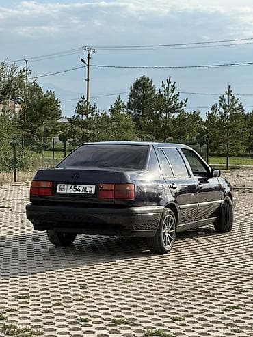 Унаа: Volkswagen Vento: 1992 г., 1.8 л, Кол менен иштөөчү, Бензин, Седан — 5