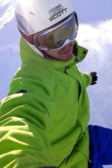 Инструктор лыжи сноуборд час 1.800 сом весь день 7.500сом опыт — 7