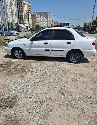 Daewoo Lanos: 1999 г., 1.5 л, Бензин, Седан