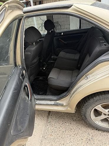 авто byd: Volkswagen Bora: 2002 г., 2 л, Седан — 7