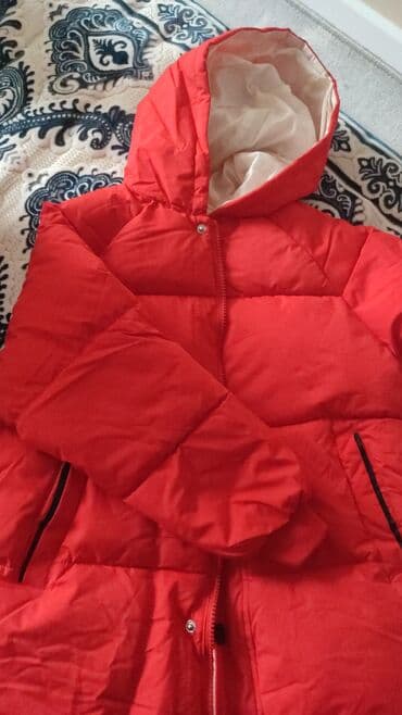 кожаная куртка детская: 1.Детская куртка, яркая, удобная, легкая. на 5-7 лет 2.вторая куртка — 7