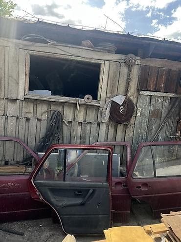 Продаются двери и крышка багажника на Volkswagen Jetta два также двери — 1