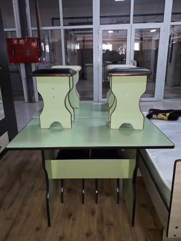 стол и четыре стула: Новый столь 4 табуретками 4000 доставим по городу — 1