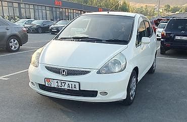 Honda Fit: 2004 г., 1.3 л, Автомат, Бензин, Хэтчбэк