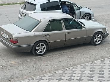 шины на грузовые машины: Mercedes-Benz W124: 1994 г., 2.2 л, Автомат, Бензин, Седан — 1