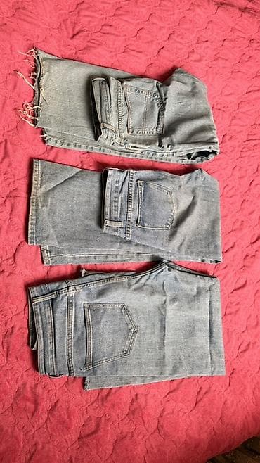Толстовки: Джинсы из плотного денима, набор из 3 пар. За все 1000 сом, самовывоз — 1