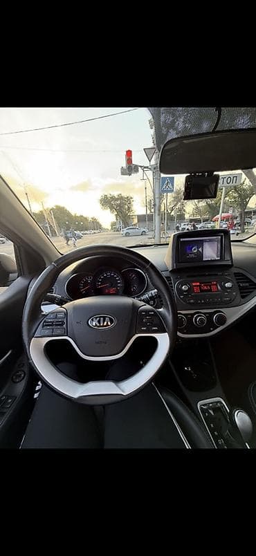 Транспорт: Kia Morning: 2016 г., 1 л, Автомат, Бензин, Хэтчбэк — 7