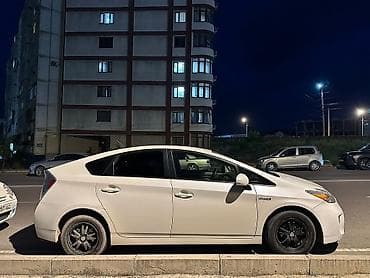 chery tiggo: Toyota Prius: 2014 г., 1.8 л, Вариатор, Гибрид, Хэтчбэк — 1