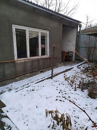 Продажа домов: Продаем полдома в районе Азия Молл по Алтымышева в доме 5 комнат — 3