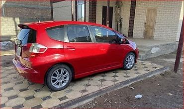 Honda Fit: 2010 г., Автомат, Бензин — 4
