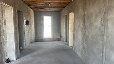 эмне сай: 🏡 САТЫЛАТ! ЗАМАНБАП ЖАНА КЕҢ ҮЙ 📍 Үйдүн жалпы аянты: 185 м² 🏠 Эки — 9