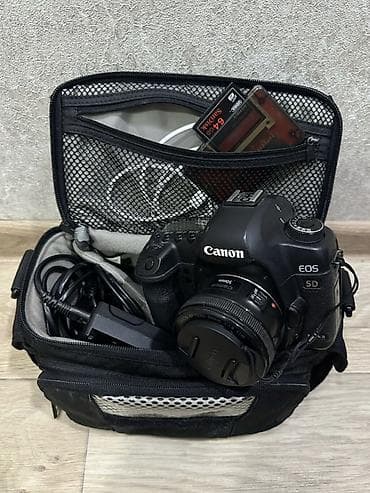 CANON EOS 5D mark 2 + Объектив Canon EF 50mm f/1.8 В комплекте: -