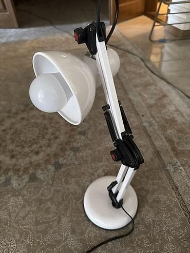 Настольная лампа