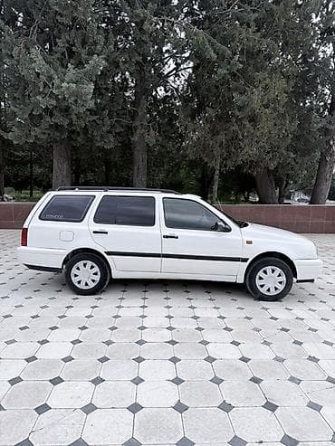 Volkswagen Golf: 1994 г., 1.8 л, Кол менен иштөөчү, Бензин, Универсал — 2