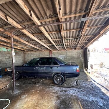 Audi 100: 1988 г., 2.3 л, Механика, Бензин, Седан