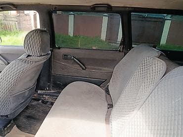 авто в рассрочка: Volkswagen Passat Variant: 1990 г., 1.8 л, Механика, Универсал — 9