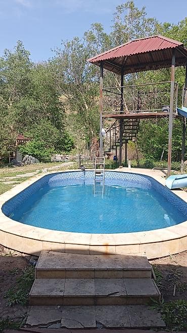 сдаю дом беловодское: Речка, горы, свежий воздух — всё, что нужно для отдыха! Уютные номера — 10