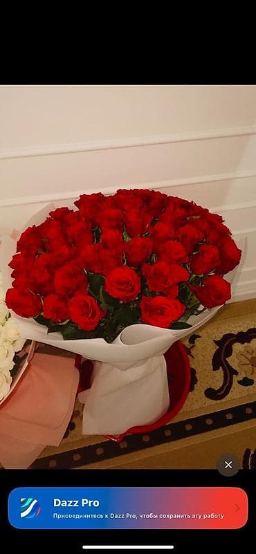 red gensing: Букет из красных роз в стильной оберточной бумаге - Состав: крупные — 4