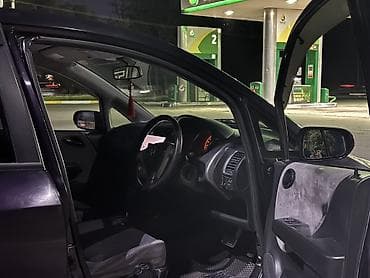 Транспорт: Honda Fit: 2006 г., 1.3 л, Автомат, Бензин, Хэтчбэк — 5