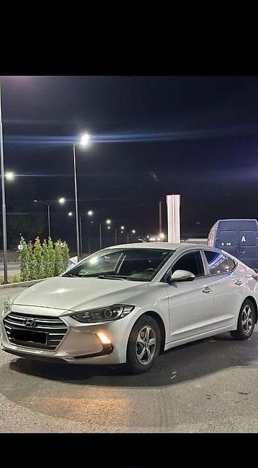 Hyundai Avante: 2018 г., 1.6 л, Автомат, Газ, Седан
