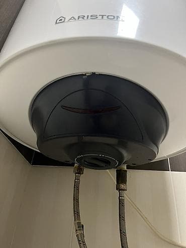 Техника и электроника: Накопительный водонагреватель Объем бака: 80 л, Ariston, Электрический, Регулятор температуры, Эмалированная сталь, Б/у — 1