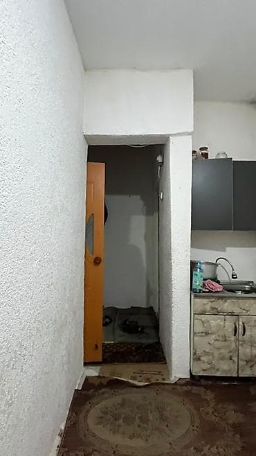 панельные дома: Продается однокомнатная квартира в Балыкчы. Описание: -Удлиненный — 9