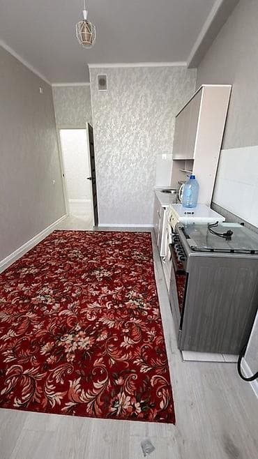Недвижимость: Сдается 1к квартира - Планировка: просторная комната с большим окном — 2