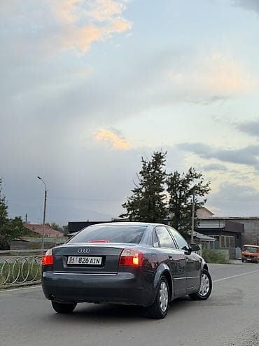 подшивочная машина: Audi A4: 2002 г., 2 л, Автомат, Бензин, Седан — 8