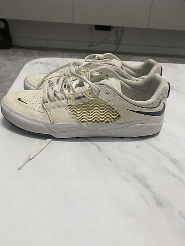 кийит: Эркектердин кроссовкасы, 42, Nike, Колдонулган, түсү - Саргыч боз, Өзү алып кетүү — 1