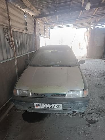 Nissan Sunny: 1991 г., Механика, Бензин, Седан