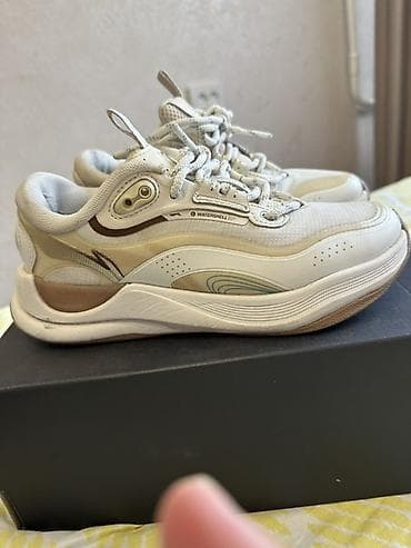 Кроссовки, 36.5, Anta, Б/у, цвет - Бежевый