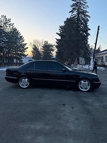 решетка радиатора w211 рестайлинг: Mercedes-Benz E-Class: 2001 г., 3.2 л, Автомат, Дизель, Седан — 1