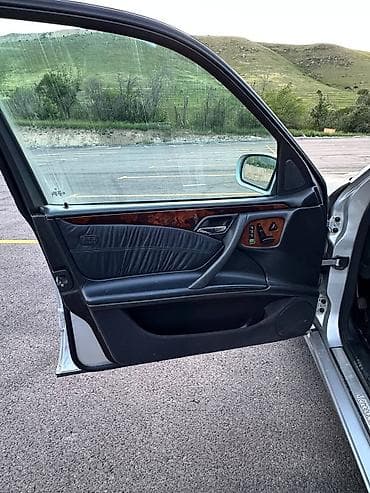 e60 m5: Mercedes-Benz E-Class: 2002 г., 3.2 л, Автомат, Бензин, Седан — 5