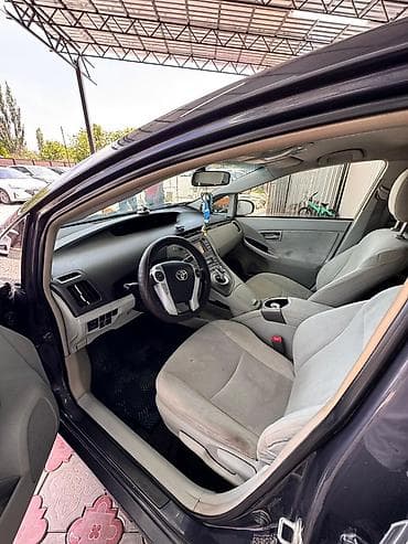 Toyota Prius: 2012 г., 1.8 л, Автомат, Гибрид, Хэтчбэк — 4