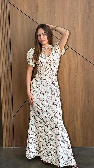 Көйнөктөр: Женское платье макси с цветочным принтом - Фасон: приталенный силуэт — 3